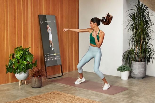 Lululemon's Mirror Workout Tool Doesn't Sell Sports Bras -- Yet - Bloomberg