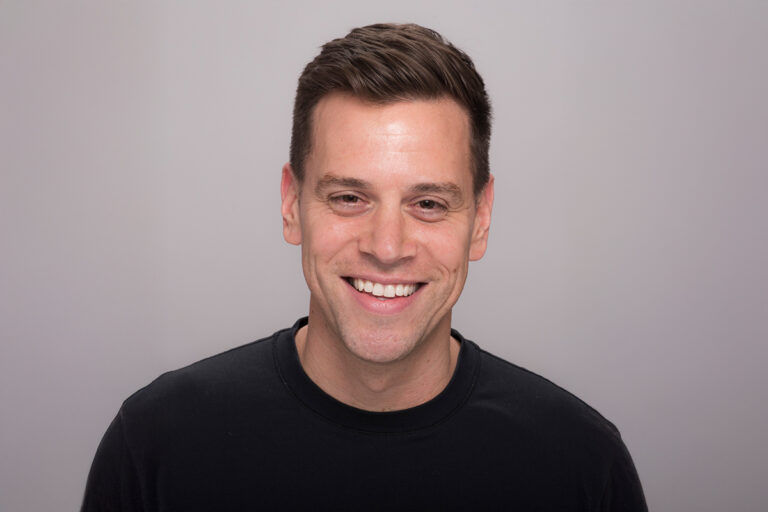Headshot of Omri Yoffe, CEO of Vi