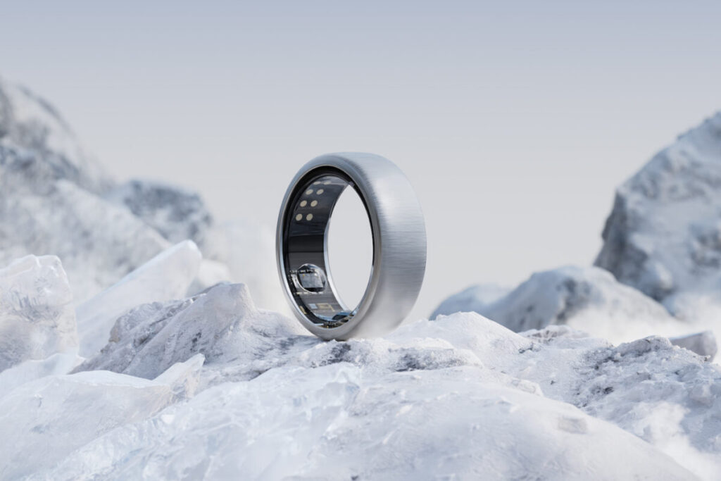 Oura Ring in snow