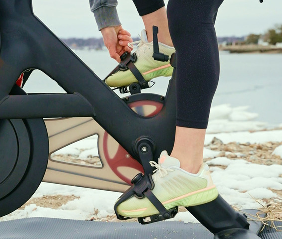 Cyclist pedaling with Power Dial pedal